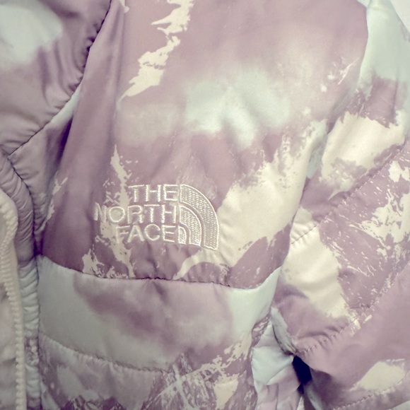 The North Face Girls Reversible jacket Size 6 New with tags - Picture 2 of 4